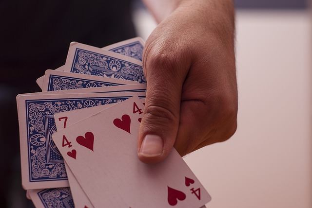 Visto che è legale contare le carte a blackjack i casinò hanno studiato sistemi per impedirlo.