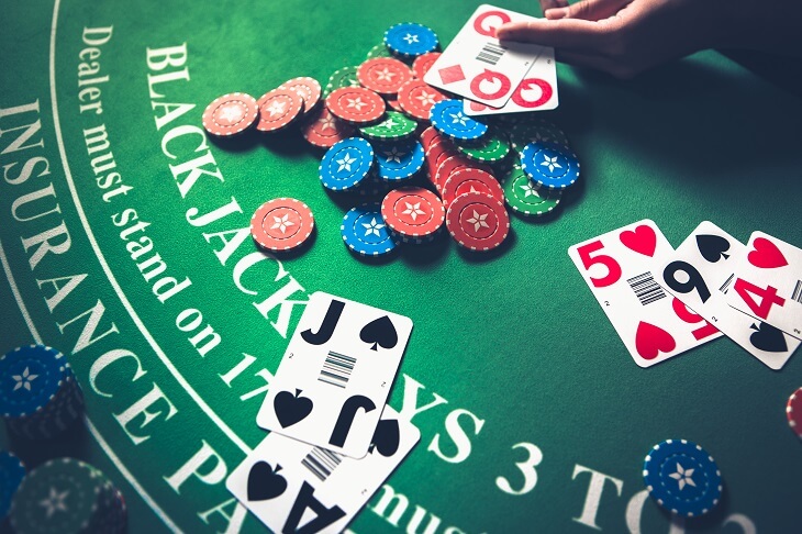 Conteggio carte e blackjack basic strategy combinati possono essere un'ottima strategia.